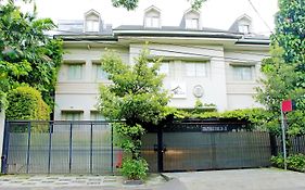 W Home Cikatomas